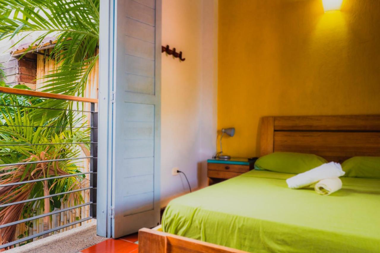 Aluna Hostel B&B Санта-Марта Экстерьер фото