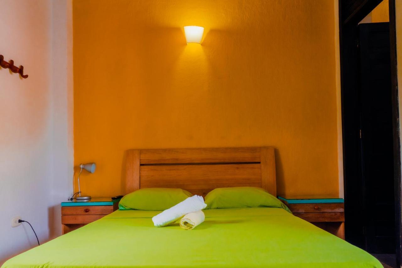 Aluna Hostel B&B Санта-Марта Экстерьер фото