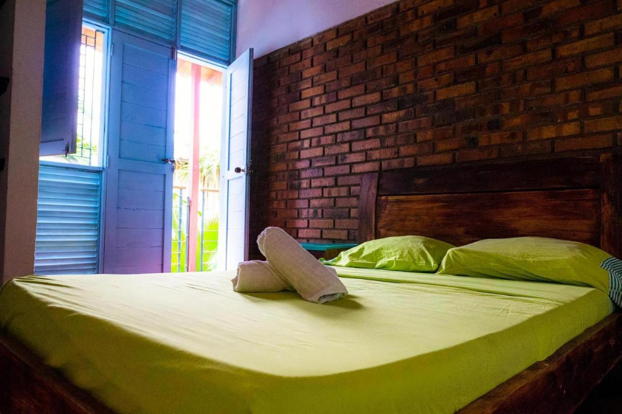 Aluna Hostel B&B Санта-Марта Экстерьер фото